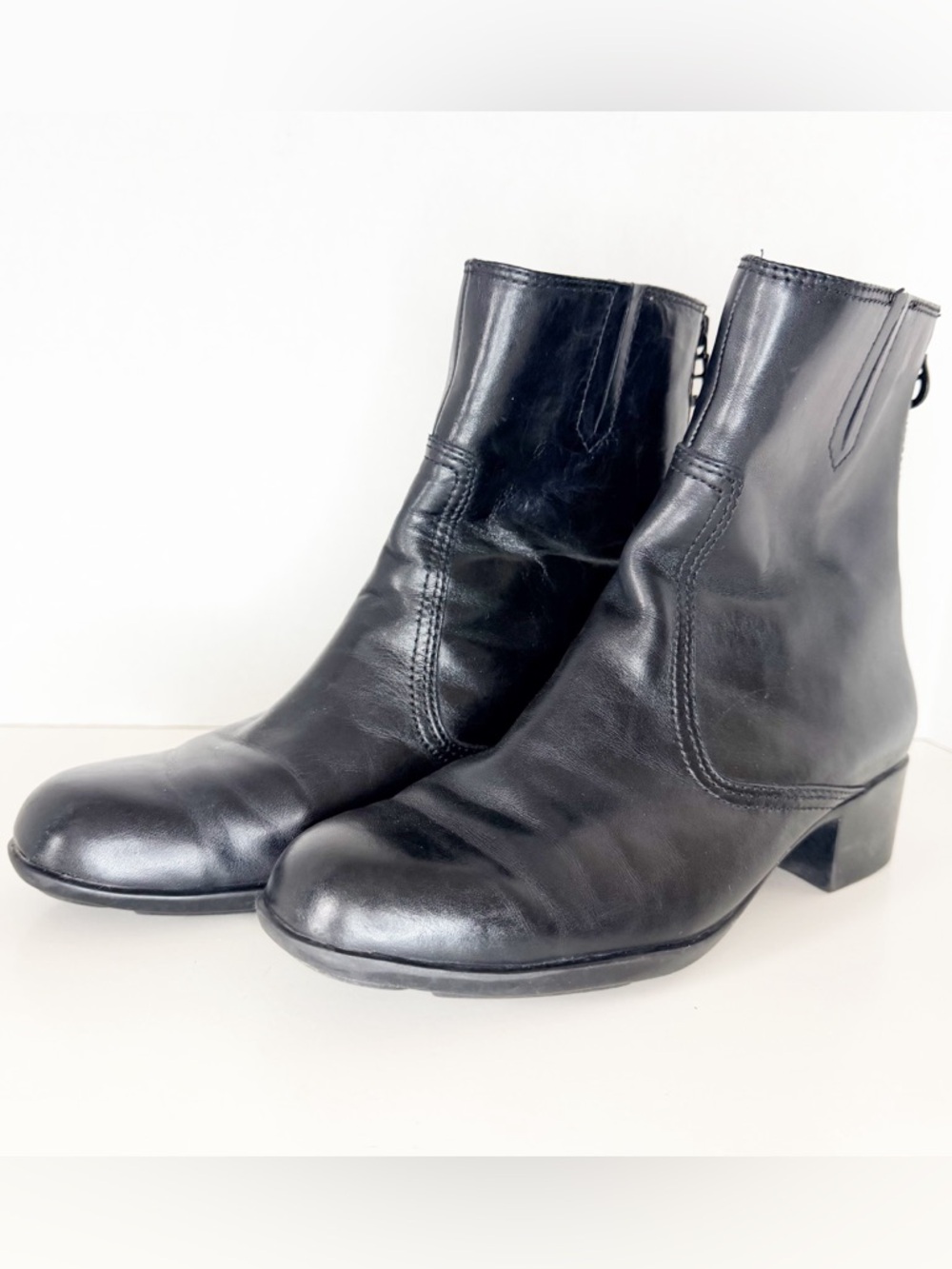 Etienne Aigner Black Leather Ankle Booties